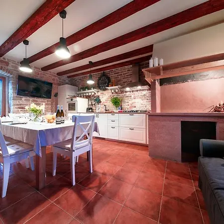 Pool Domina Hébergement de vacances Okljucna