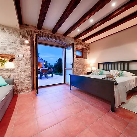 Hébergement de vacances Pool Domina *